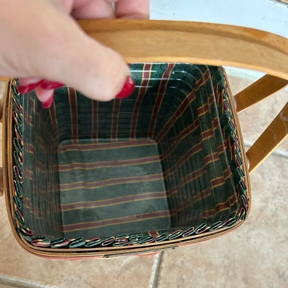 Longaberger Christmas edition 1995 red cranberry basket